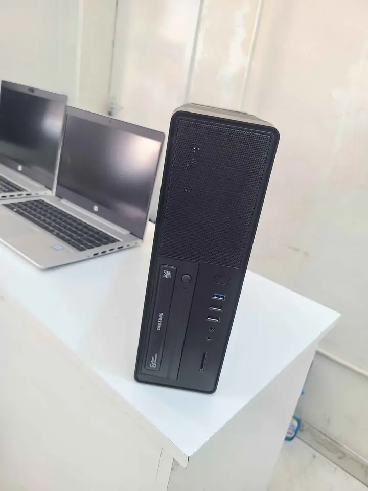 Brand new boxed desktop Make: Samsung  Storage: 512gb ssd  Memory: 8gb ram Processor: core i3 Monitor: 15"