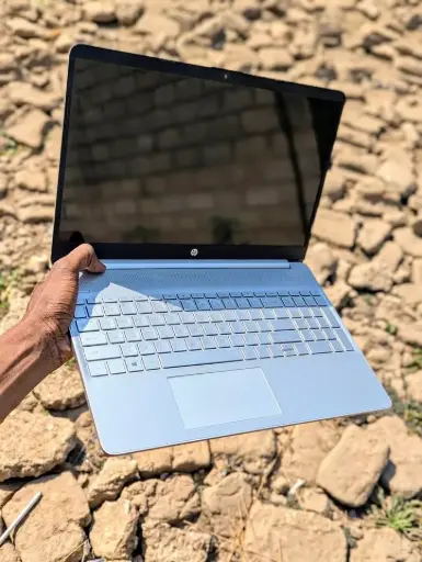 [ITM-1049] Neat as seen HP laptop 256GBs SSD fast storage 4GBs Ram AMD Radeon processor with 2.40GHz process